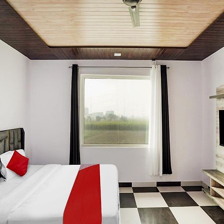 Collection O Love Garden Hotel Газиабад Екстериор снимка